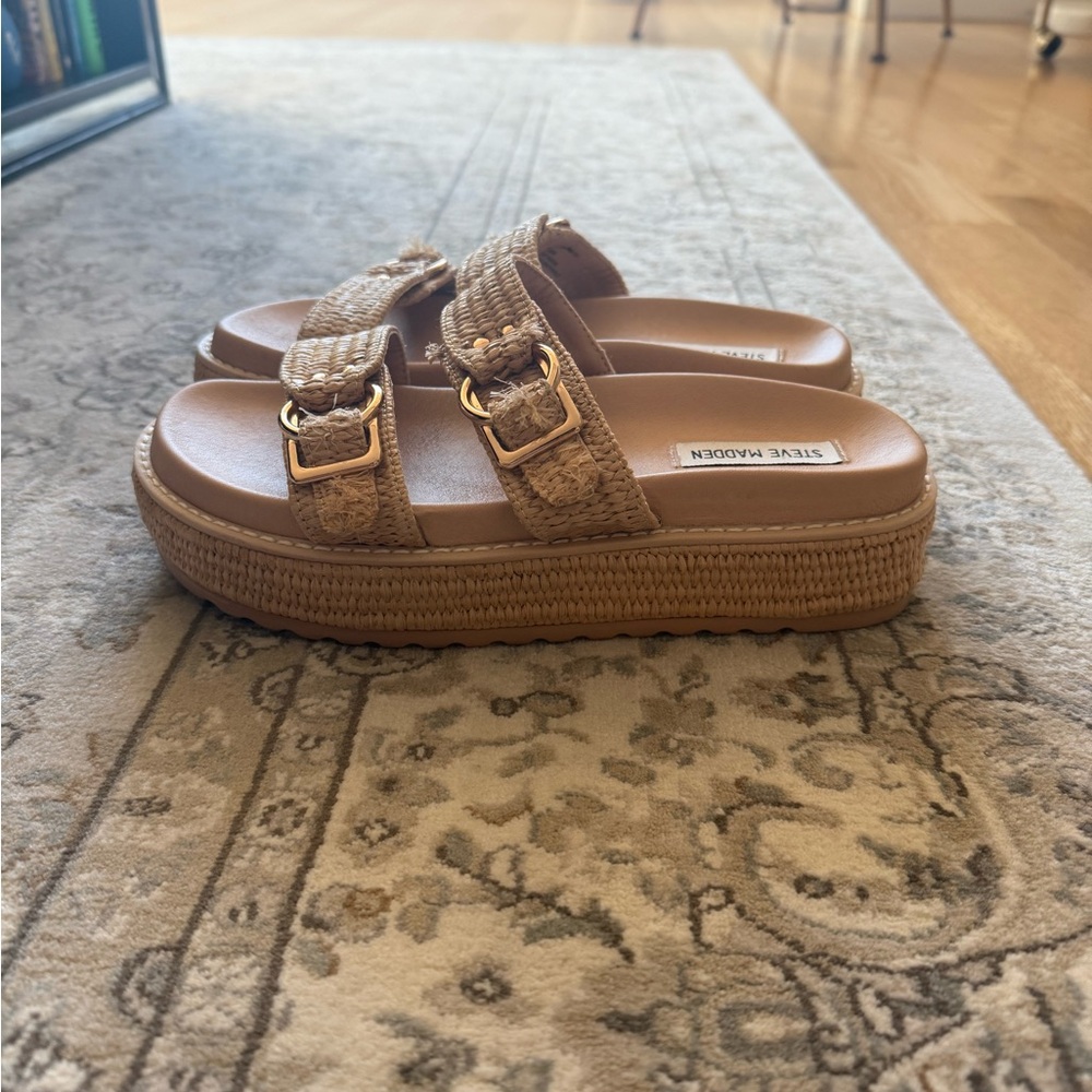 Steve Madden Tan raffia Women's Sandals